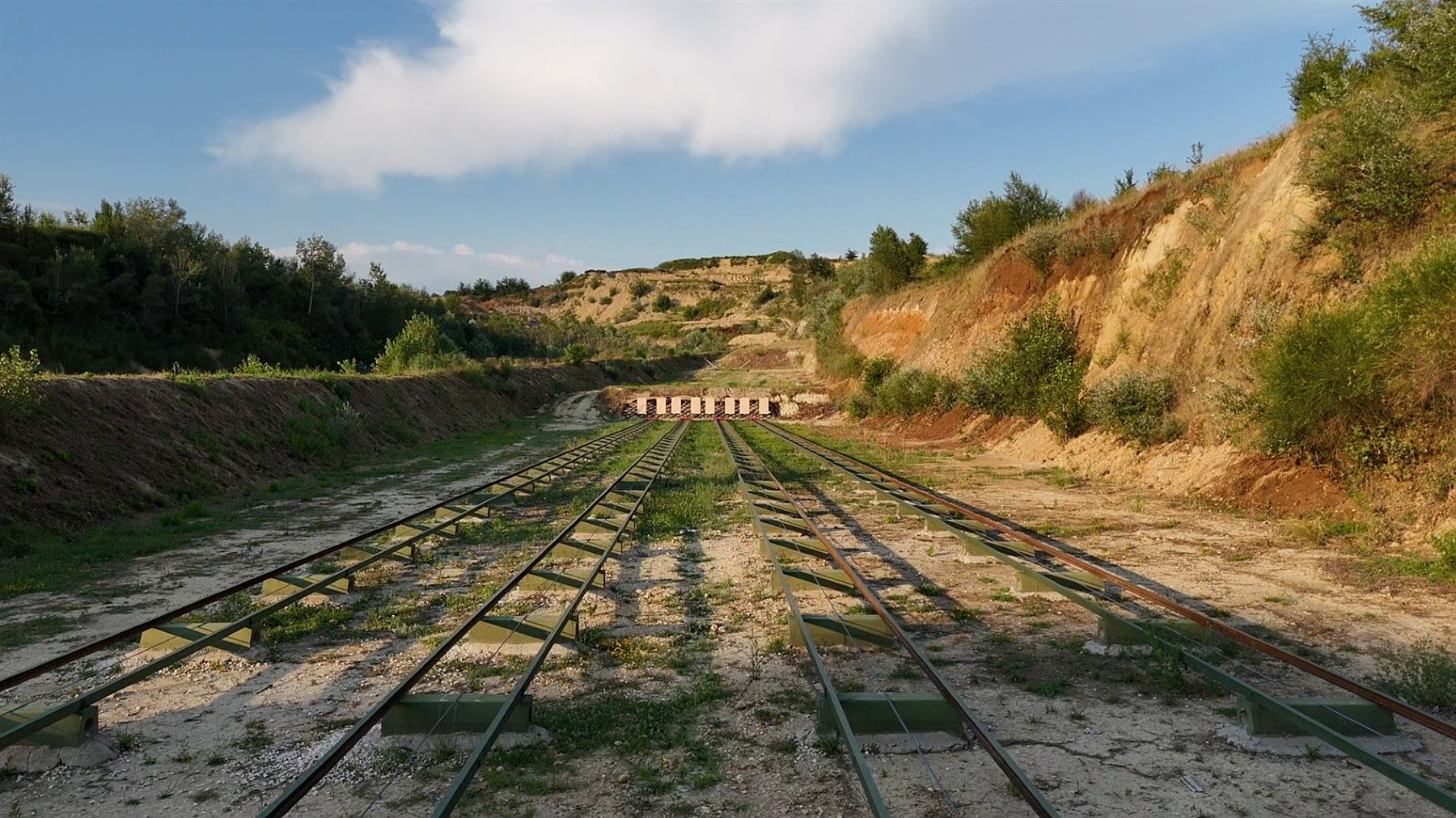 Dettaglio di una postazione di tiro a 100 metri